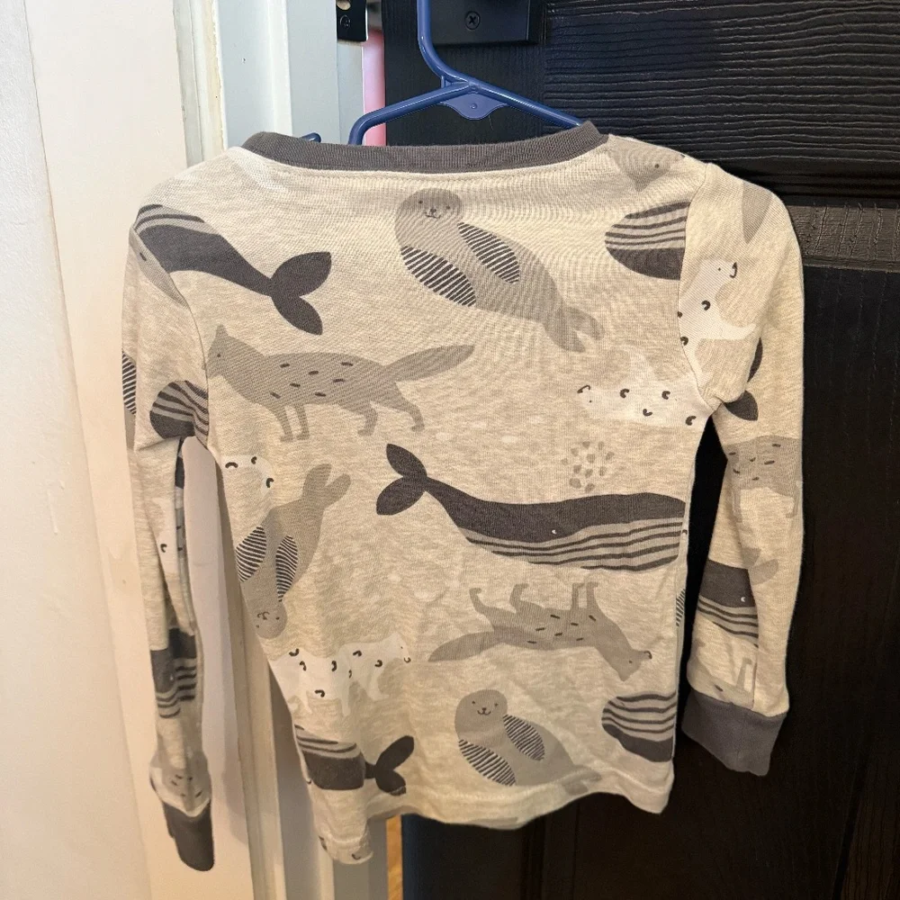 Carter’s 4T Long Sleeve Pajama Top – Neutral‎ Animal Print
